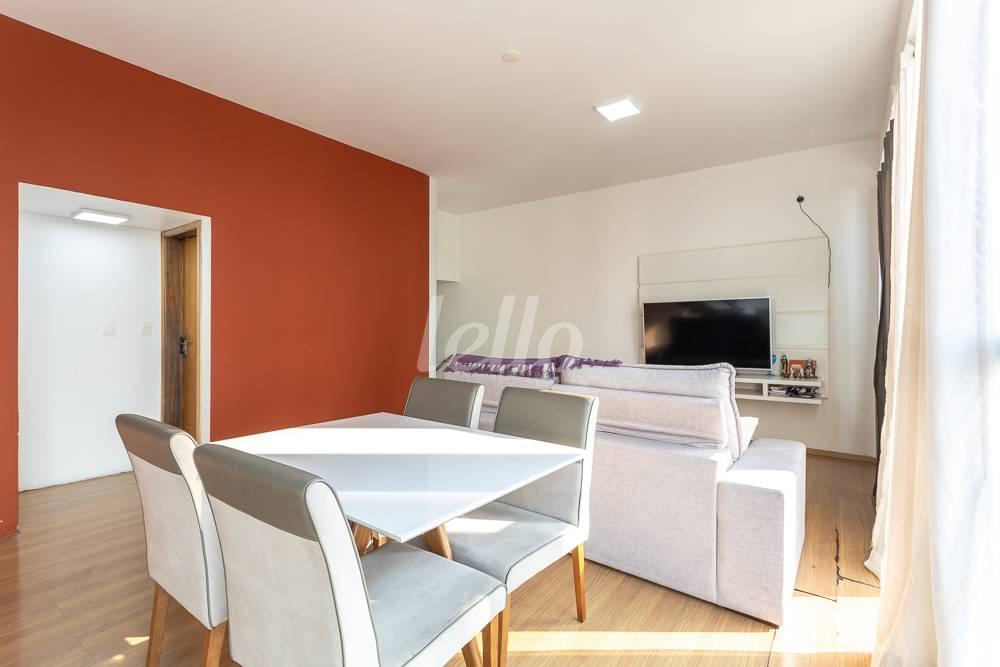 LIVING de Apartamento à venda, Duplex com 116 m², 3 quartos e em Jardins - São Paulo