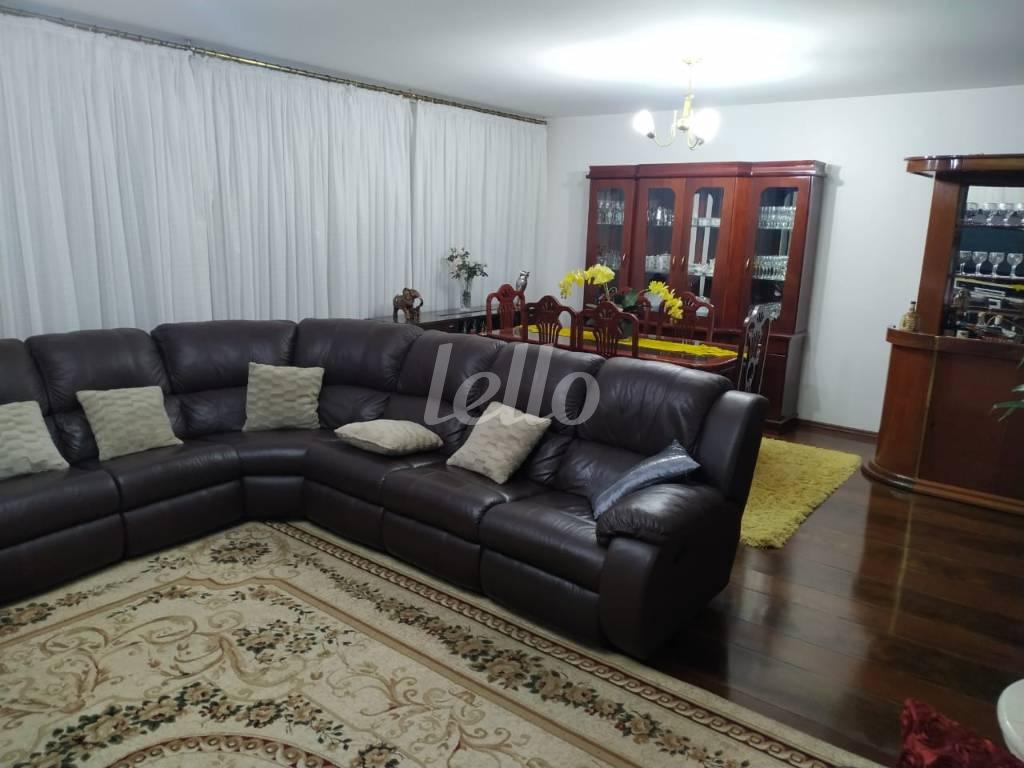 SALA de Casa à venda, sobrado com 482 m², 5 quartos e 8 vagas em Vila Bertioga - São Paulo