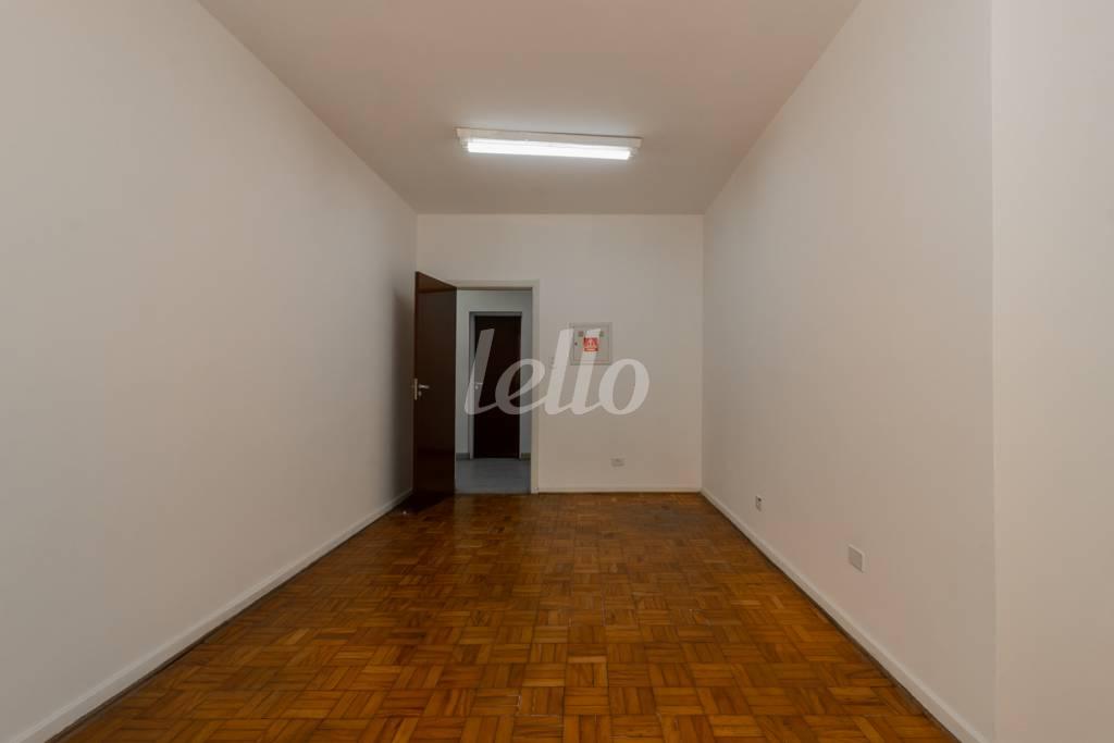 SALA de Sala / Conjunto para alugar, Padrão com 24 m², e em Liberdade - São Paulo