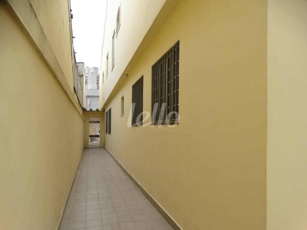 CORREDOR LATERAL de Casa à venda, sobrado com 158 m², 3 quartos e 3 vagas em Tatuapé - São Paulo