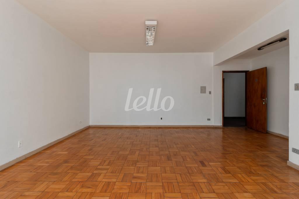 SALA de Sala / Conjunto para alugar, Padrão com 35 m², e em Liberdade - São Paulo