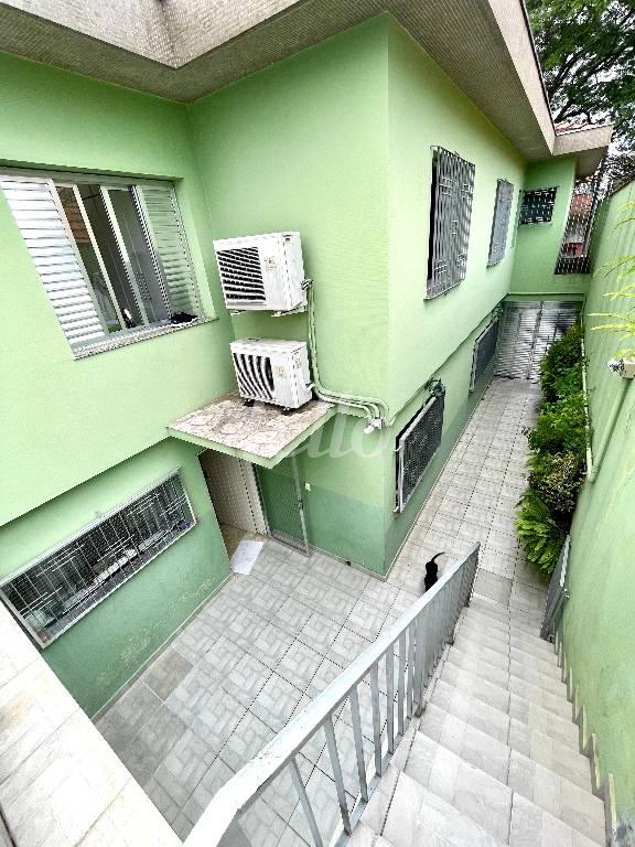FACHADA de Casa à venda, sobrado com 233 m², 3 quartos e 2 vagas em Mirandopolis - São Paulo