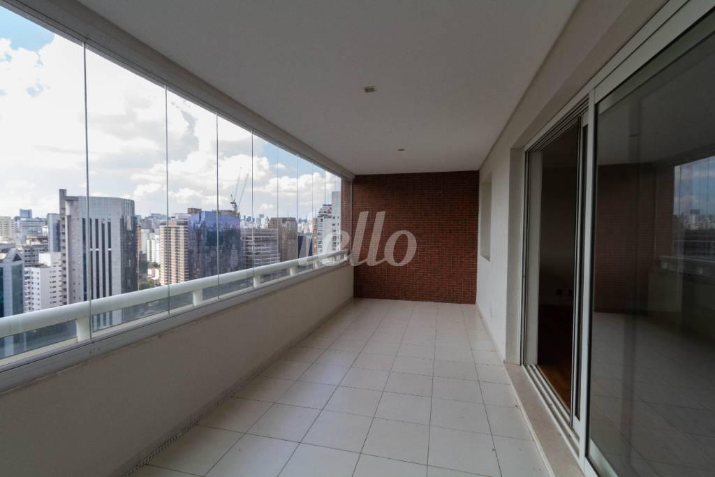 SACADA GOURMET de Apartamento para alugar, Padrão com 152 m², 3 quartos e 3 vagas em Itaim Bibi - São Paulo