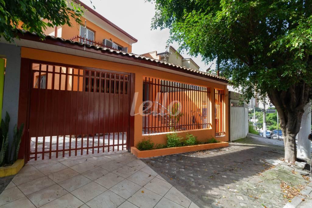 FACHADA de Casa para alugar, térrea com 410 m², e 1 vaga em Água Branca - São Paulo