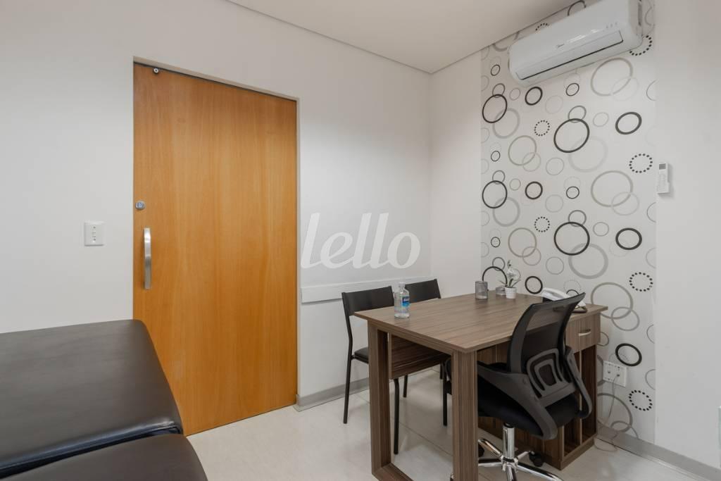 SALA de Sala / Conjunto para alugar, Padrão com 15 m², e 1 vaga em Vila Mariana - São Paulo