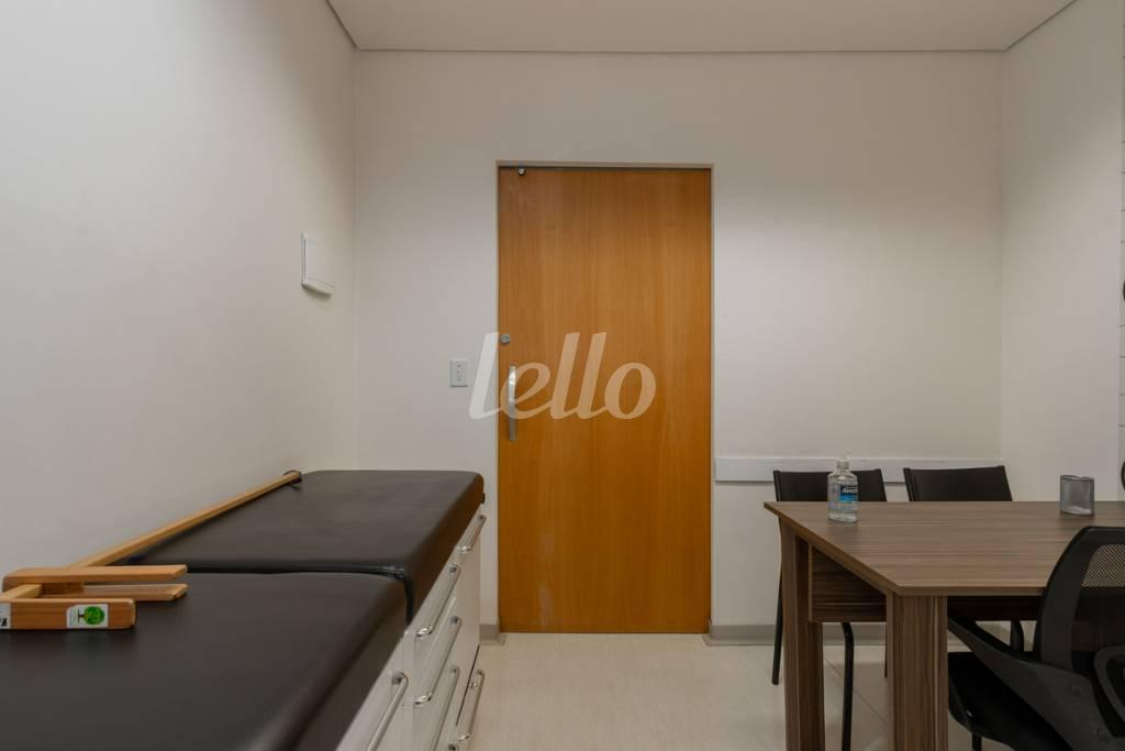 SALA de Sala / Conjunto para alugar, Padrão com 15 m², e 1 vaga em Vila Mariana - São Paulo