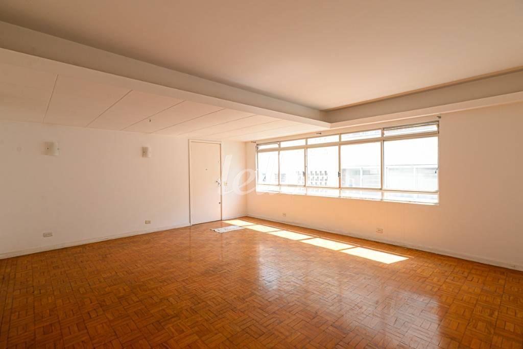 SALA de Apartamento à venda, Padrão com 170 m², 3 quartos e 1 vaga em Higienópolis - São Paulo