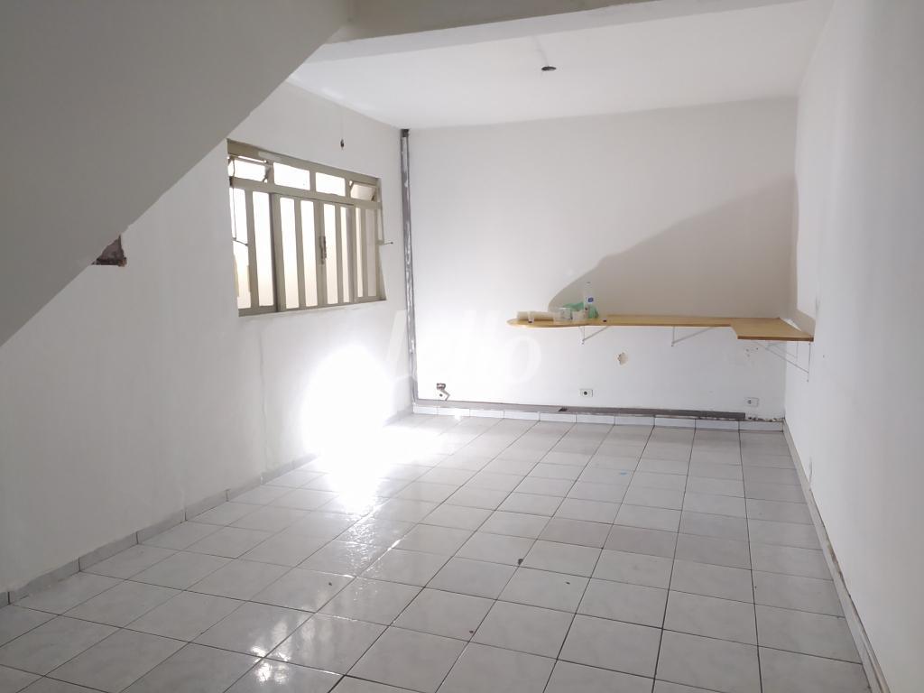 COPA de Galpão/Armazém para alugar, Padrão com 300 m², e em Vila Sabrina - São Paulo
