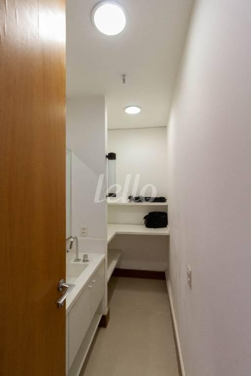 COPA de Sala / Conjunto para alugar, Padrão com 110 m², e 3 vagas em Cidade Monções - São Paulo