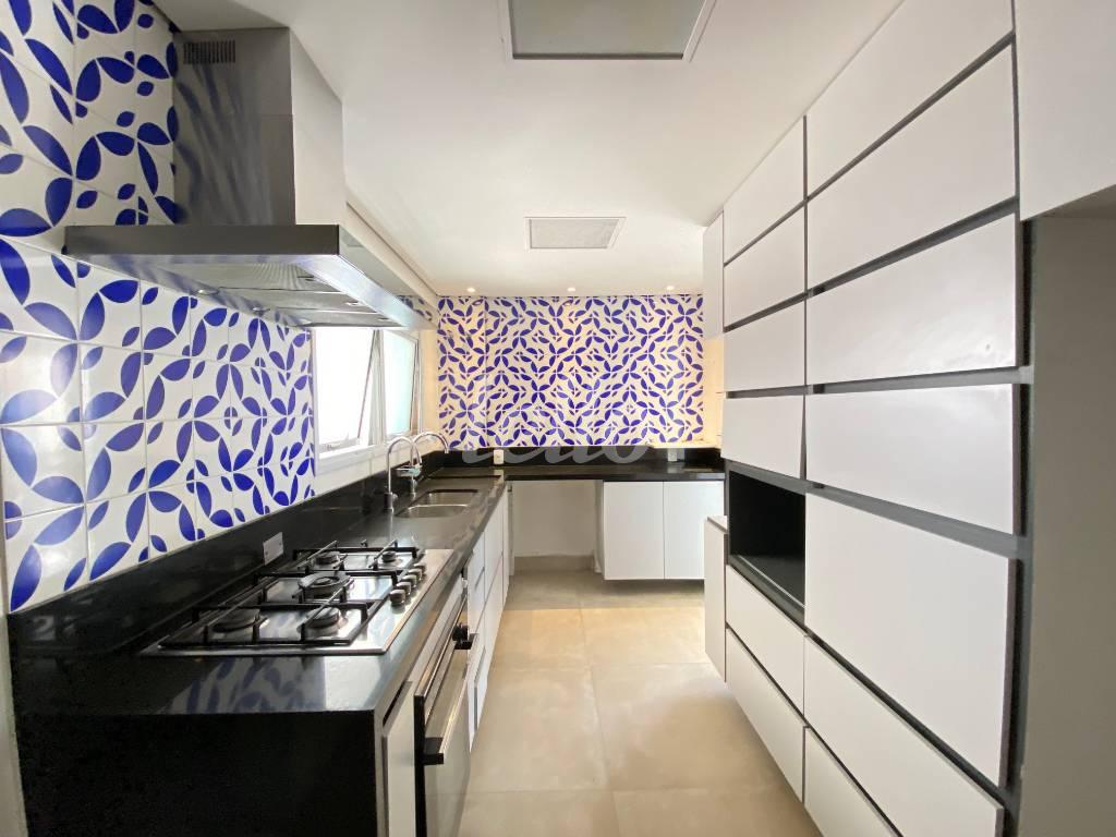 COZINHA de Apartamento à venda, cobertura - Padrão com 296 m², 4 quartos e 4 vagas em Santana - São Paulo