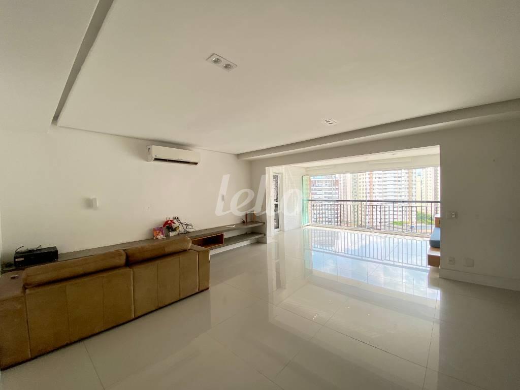 SALA de Apartamento à venda, cobertura - Padrão com 296 m², 4 quartos e 4 vagas em Santana - São Paulo