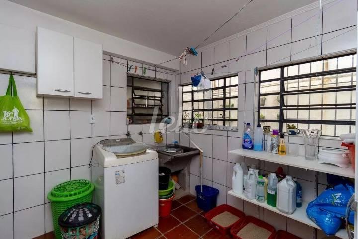 LAVANDERIA de Casa à venda, sobrado com 218 m², 3 quartos e 2 vagas em Água Rasa - São Paulo