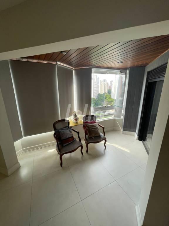 SALA de Apartamento à venda, Padrão com 180 m², 4 quartos e 3 vagas em Indianópolis - São Paulo