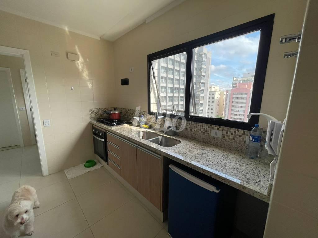 COZINHA de Apartamento à venda, Padrão com 180 m², 4 quartos e 3 vagas em Indianópolis - São Paulo