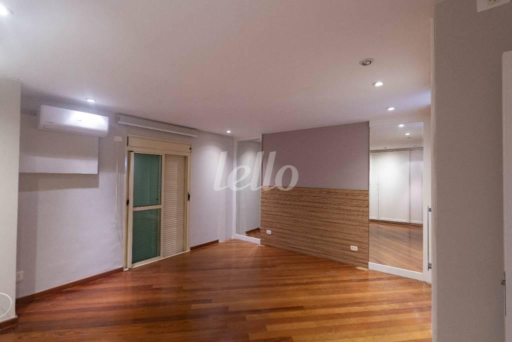 DORMITÓRIO 1 SUÍTE de Apartamento à venda, Padrão com 139 m², 2 quartos e 3 vagas em Indianópolis - São Paulo