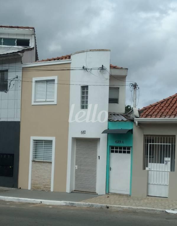 FACHADA de Casa à venda, sobrado com 164 m², 3 quartos e em Vila Bertioga - São Paulo