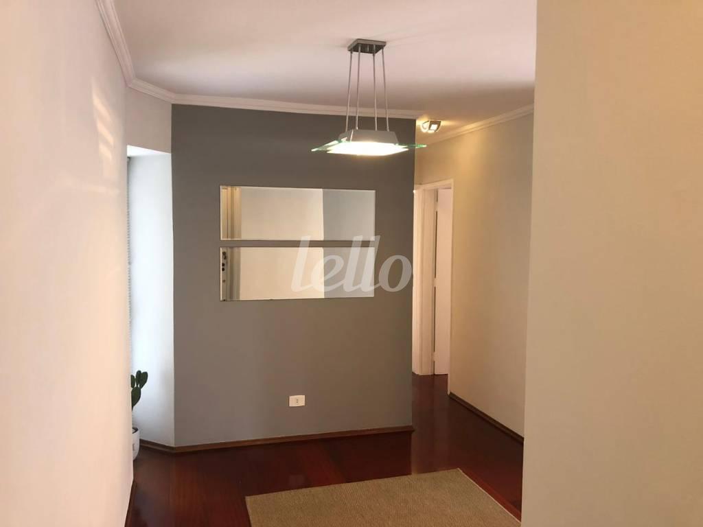 SALA de Apartamento à venda, Padrão com 60 m², 2 quartos e 1 vaga em Vila Olímpia - São Paulo