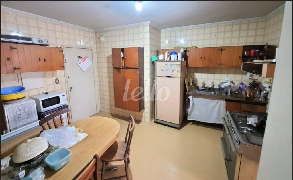 COZINHA de Apartamento à venda, Padrão com 130 m², 3 quartos e 1 vaga em Vila Monte Alegre - São Paulo