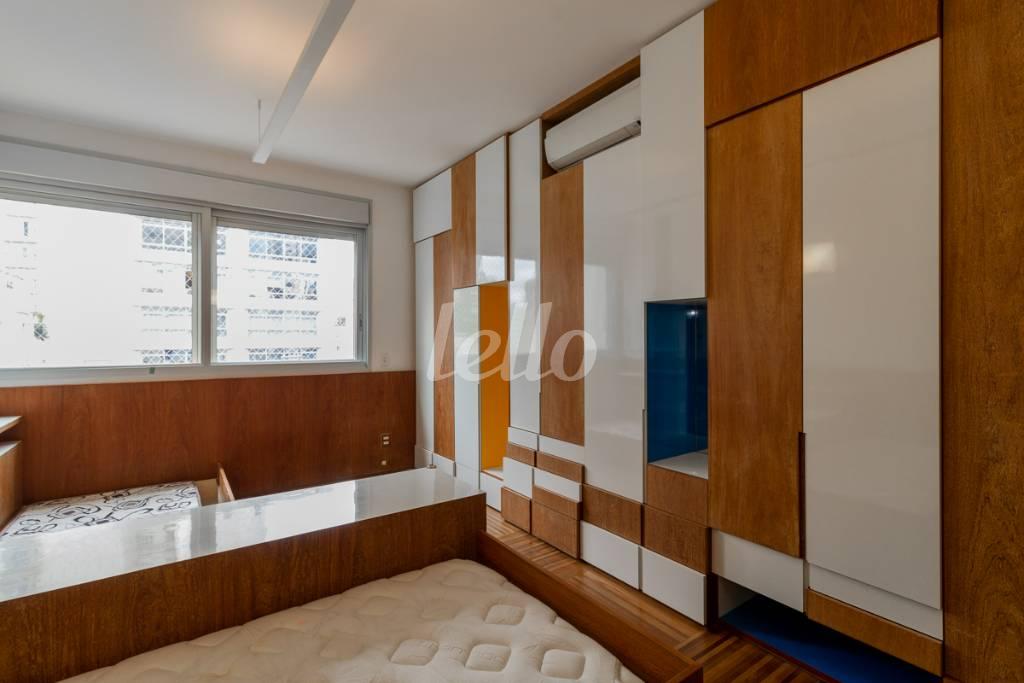 SUITE 1 de Apartamento para alugar, Padrão com 202 m², 2 quartos e 2 vagas em Itaim Bibi - São Paulo