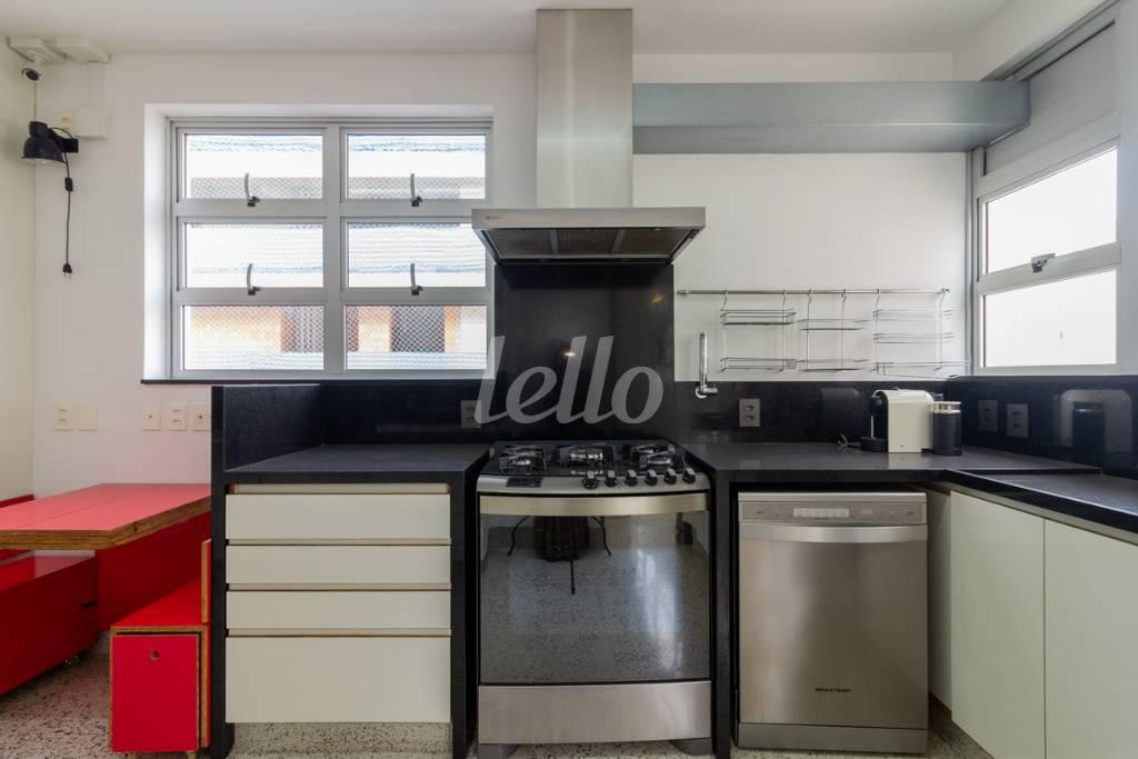 COZINHA de Apartamento para alugar, Padrão com 202 m², 2 quartos e 2 vagas em Itaim Bibi - São Paulo