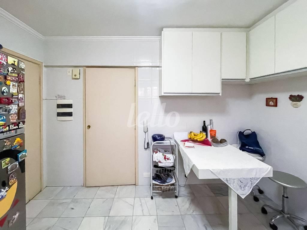 39 COZINHA de Apartamento à venda, Padrão com 130 m², 3 quartos e 1 vaga em Bela Vista - São Paulo