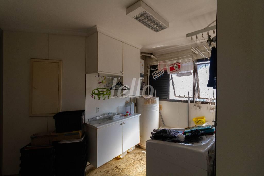 ÁREA DE SERVIÇO de Apartamento para alugar, cobertura - Padrão com 600 m², 4 quartos e 4 vagas em Jardim Paulista - São Paulo