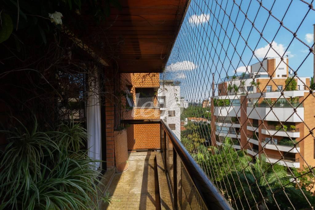 SACADA DA SALA DE JANTAR de Apartamento para alugar, cobertura - Padrão com 600 m², 4 quartos e 4 vagas em Jardim Paulista - São Paulo