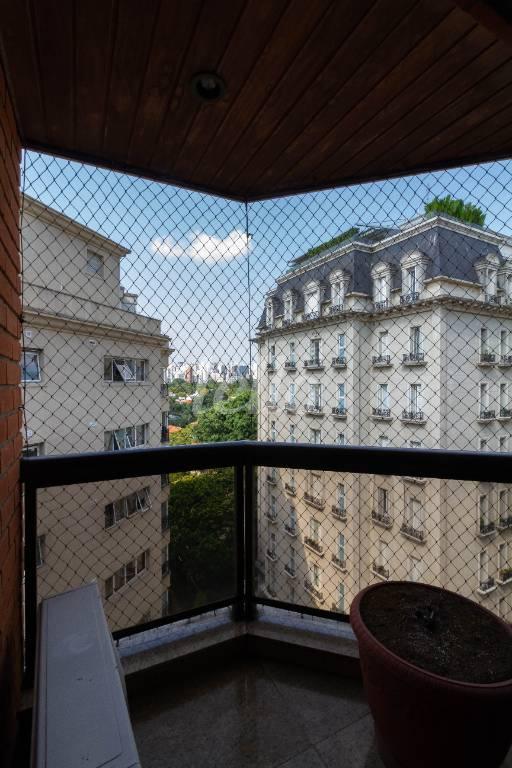 SACADA DA SUÍTE 3 de Apartamento para alugar, cobertura - Padrão com 600 m², 4 quartos e 4 vagas em Jardim Paulista - São Paulo