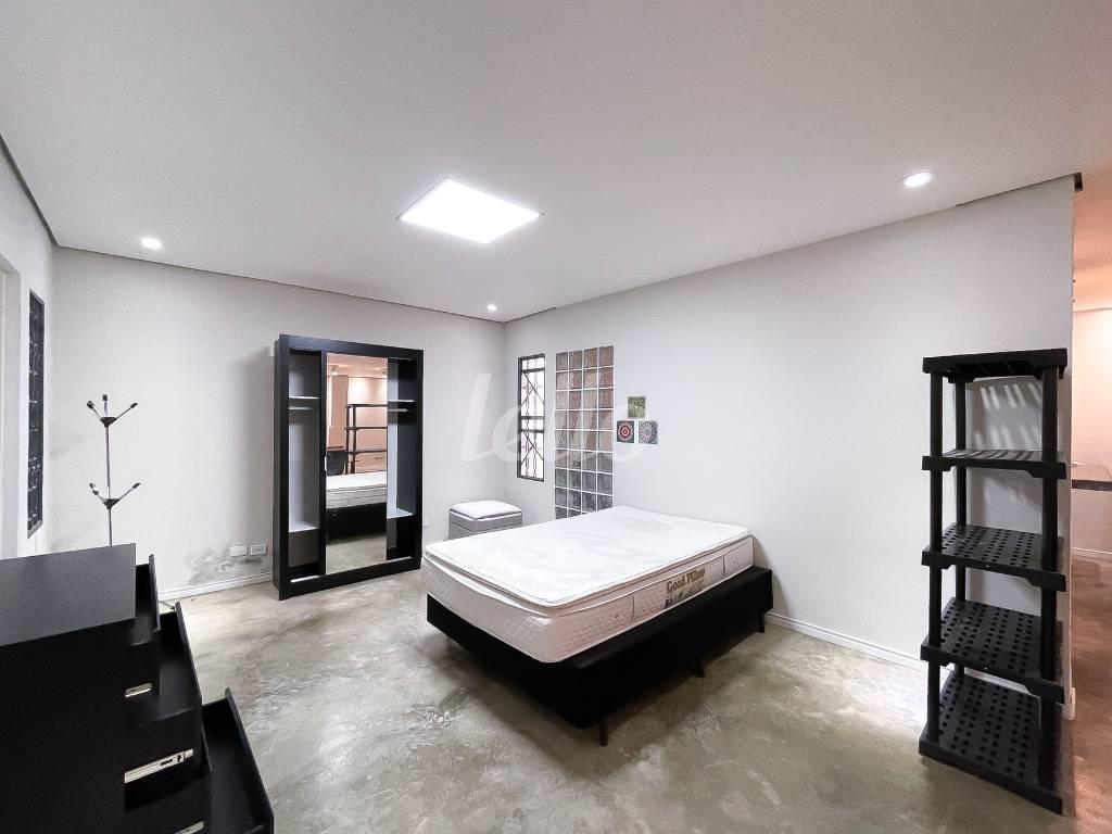 SEGUNDO ANDAR LIVING de Casa à venda, sobrado com 500 m², 4 quartos e 6 vagas em Vila Mariana - São Paulo