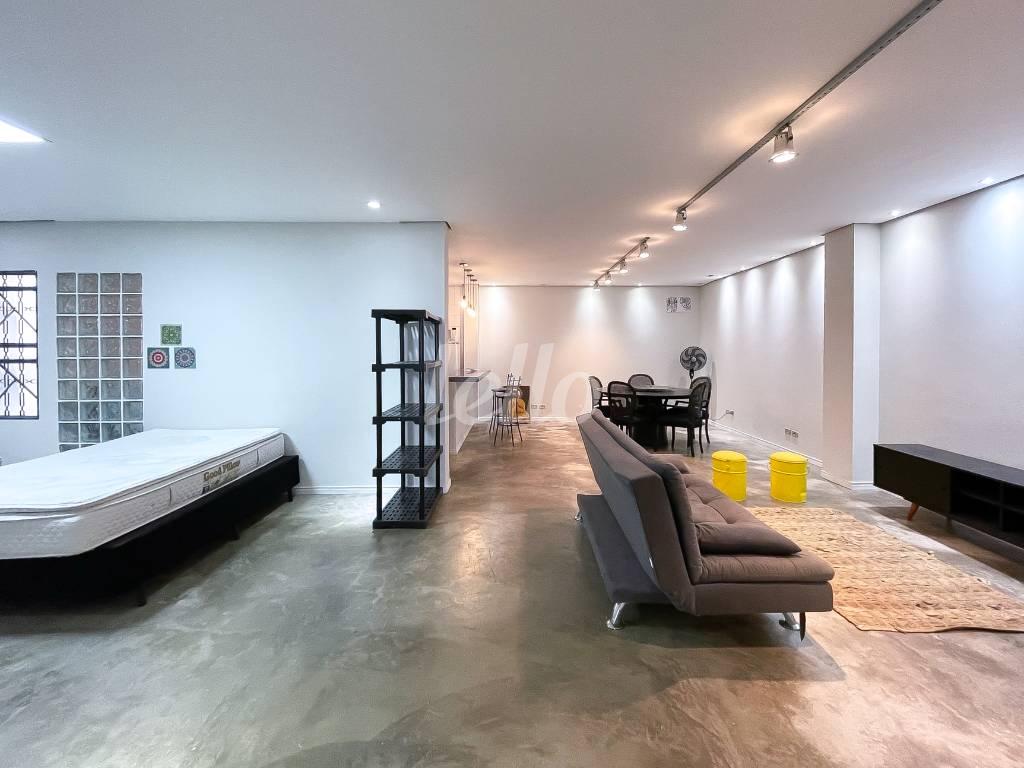 SEGUNDO ANDAR  LIVING de Casa à venda, sobrado com 500 m², 4 quartos e 6 vagas em Vila Mariana - São Paulo