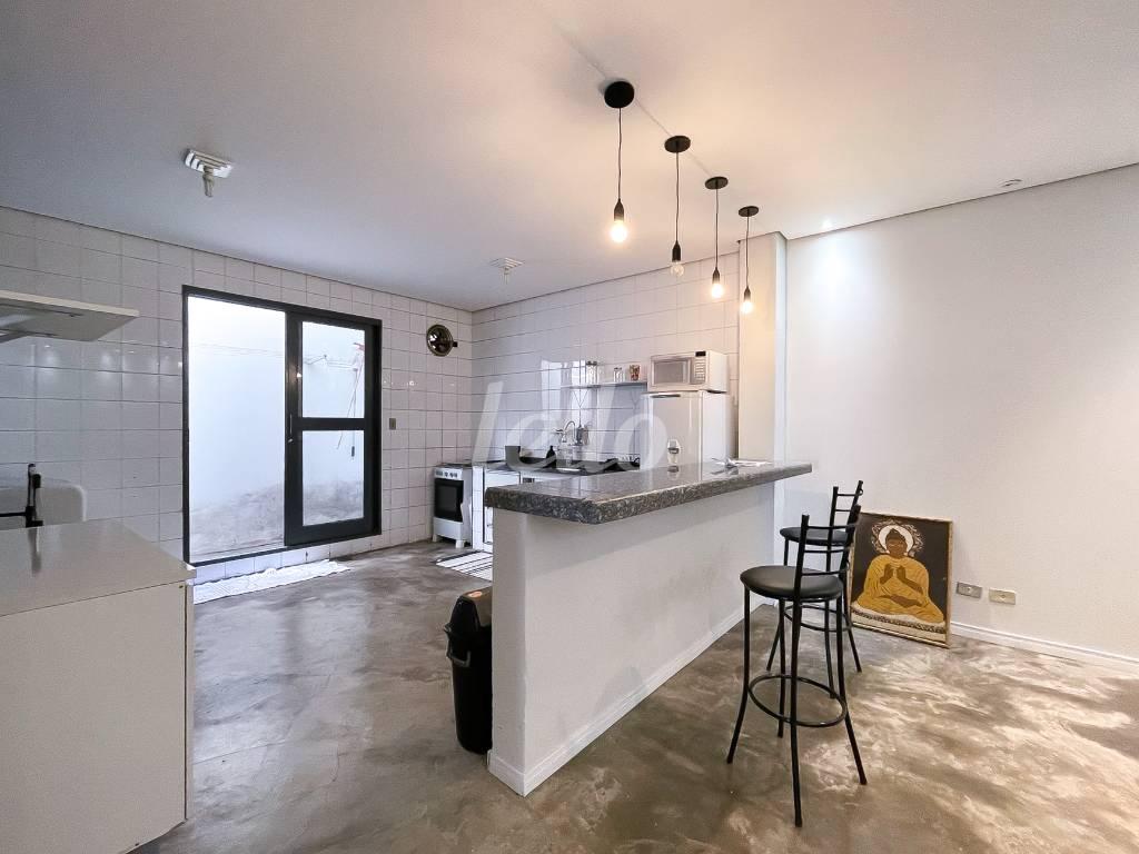 SEGUNDO ANDAR  LIVING de Casa à venda, sobrado com 500 m², 4 quartos e 6 vagas em Vila Mariana - São Paulo
