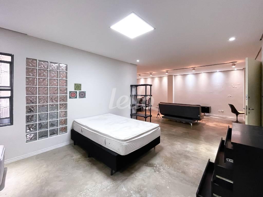 SEGUNDO ANDAR LIVING de Casa à venda, sobrado com 500 m², 4 quartos e 6 vagas em Vila Mariana - São Paulo