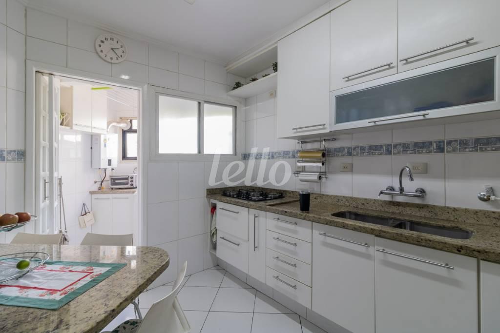 COZINHA de Apartamento para alugar, Padrão com 100 m², 3 quartos e 2 vagas em Santana - São Paulo