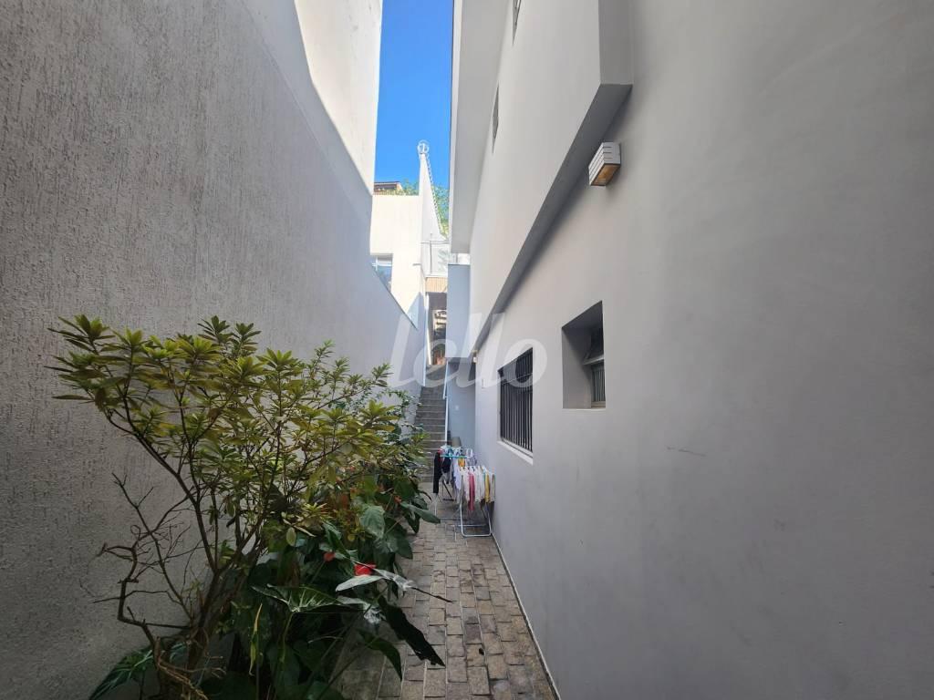 CORREDOR de Casa à venda, sobrado com 250 m², 3 quartos e 3 vagas em Cambuci - São Paulo