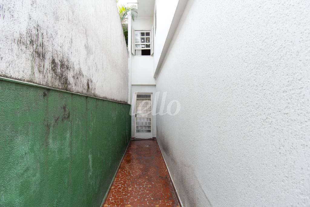 CORREDOR LATERAL (1 DE 1) (1) de Casa à venda, sobrado com 185 m², 3 quartos e 2 vagas em Vila Moinho Velho - São Paulo