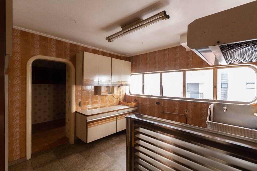 ÁREA DE SERVIÇO de Apartamento à venda, Padrão com 300 m², 3 quartos e 2 vagas em Vila Regente Feijó - São Paulo