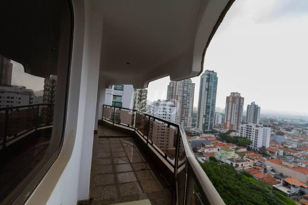 SACADA de Apartamento à venda, Padrão com 300 m², 3 quartos e 2 vagas em Vila Regente Feijó - São Paulo