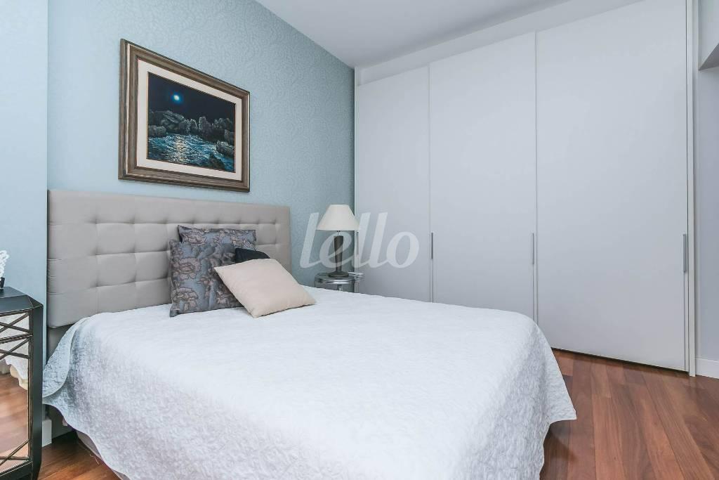 SUITE 1 de Apartamento para alugar, Padrão com 393 m², 5 quartos e 6 vagas em Vila Suzana - São Paulo