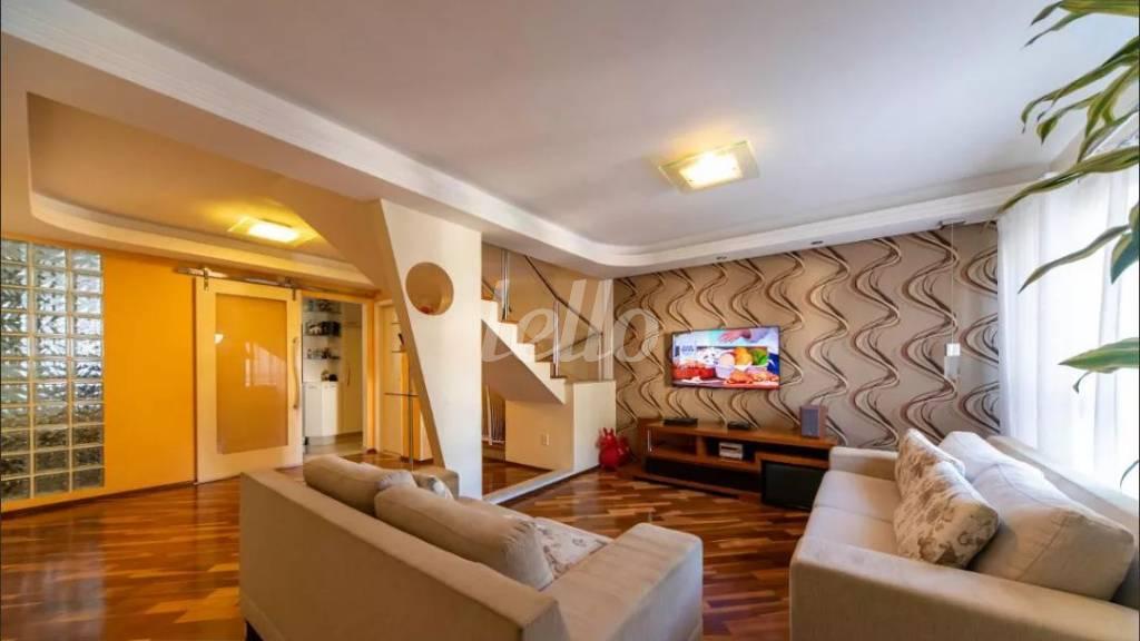 SALA DE TV de Casa à venda, sobrado com 174 m², 3 quartos e 4 vagas em Jardim Bela Vista - Santo André