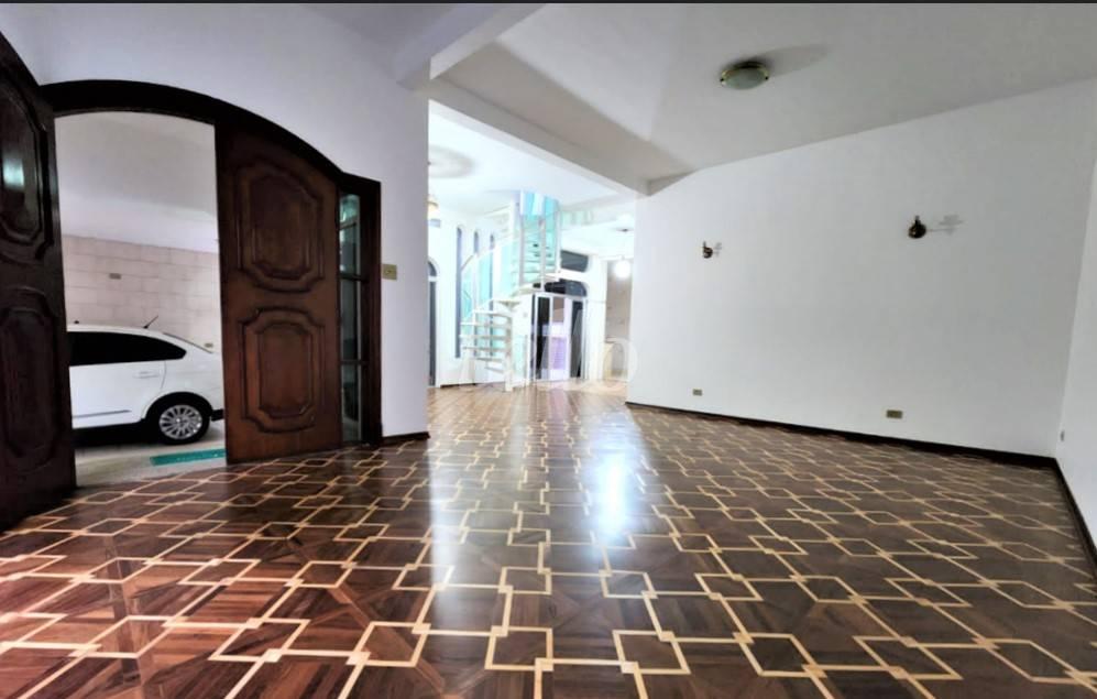 SALA PISO TERREO de Casa à venda, sobrado com 218 m², 4 quartos e 3 vagas em Saúde - São Paulo
