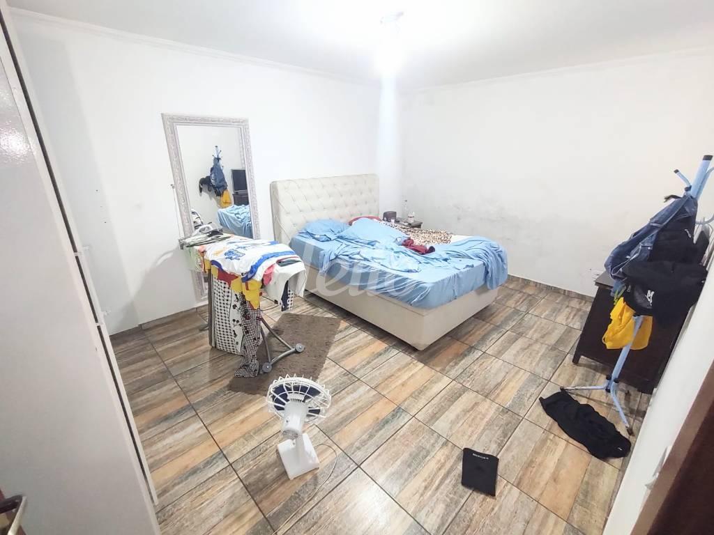 DORMITÓRIO de Casa à venda, sobrado com 200 m², 6 quartos e 3 vagas em Utinga - Santo André
