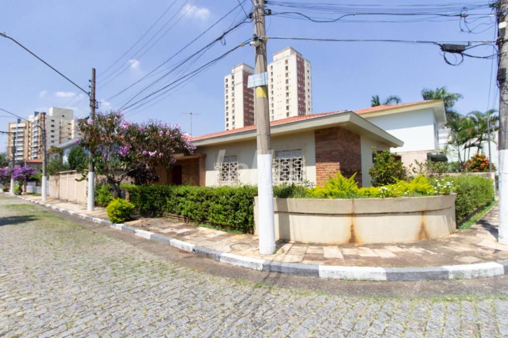 FACHADA (2 DE 6) de Casa à venda, sobrado com 306 m², 5 quartos e 4 vagas em Santana - São Paulo