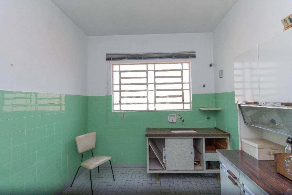 COZINHA  EDICULA (3 DE 4) de Casa à venda, sobrado com 306 m², 5 quartos e 4 vagas em Santana - São Paulo