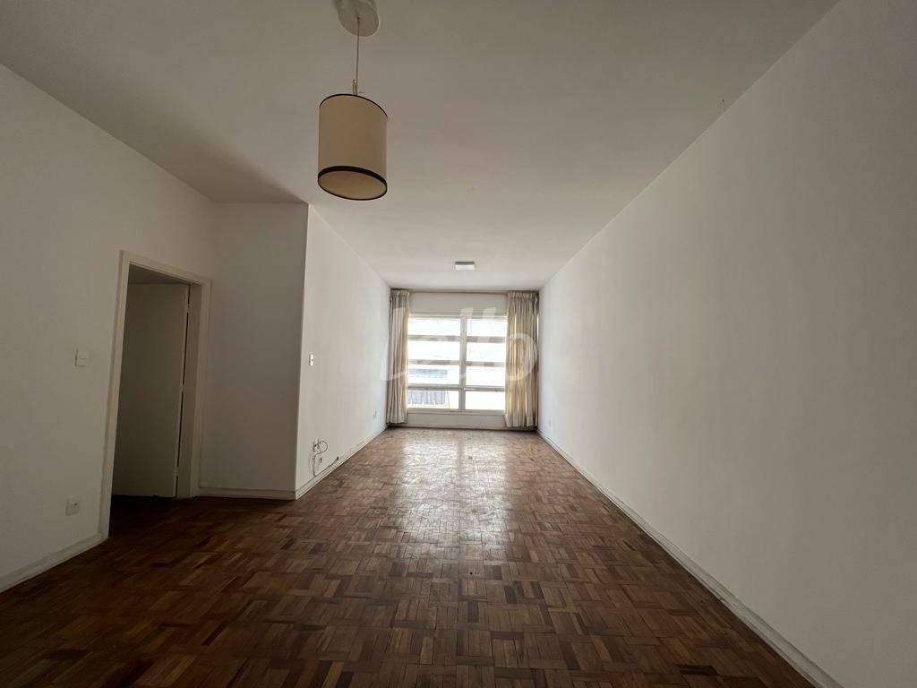SALA de Apartamento à venda, Padrão com 112 m², 3 quartos e 2 vagas em Paraíso - São Paulo