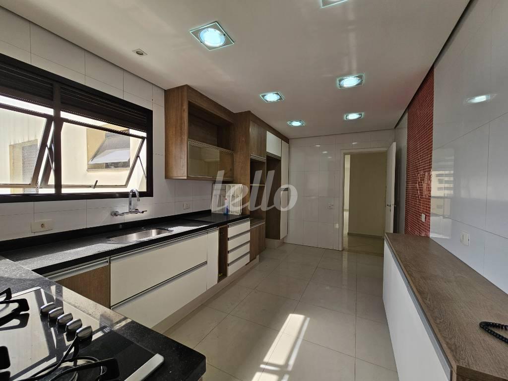 COZINHA de Apartamento para alugar, cobertura - Padrão com 234 m², 4 quartos e 3 vagas em Vila Gomes Cardim - São Paulo