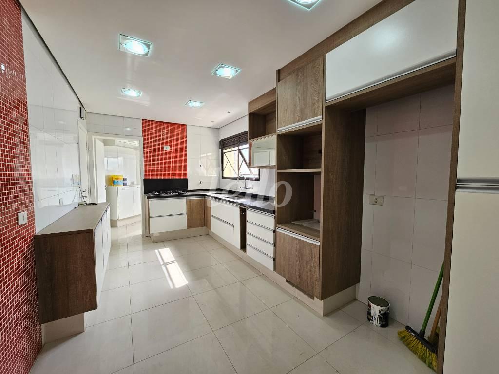 COZINHA de Apartamento para alugar, cobertura - Padrão com 234 m², 4 quartos e 3 vagas em Vila Gomes Cardim - São Paulo