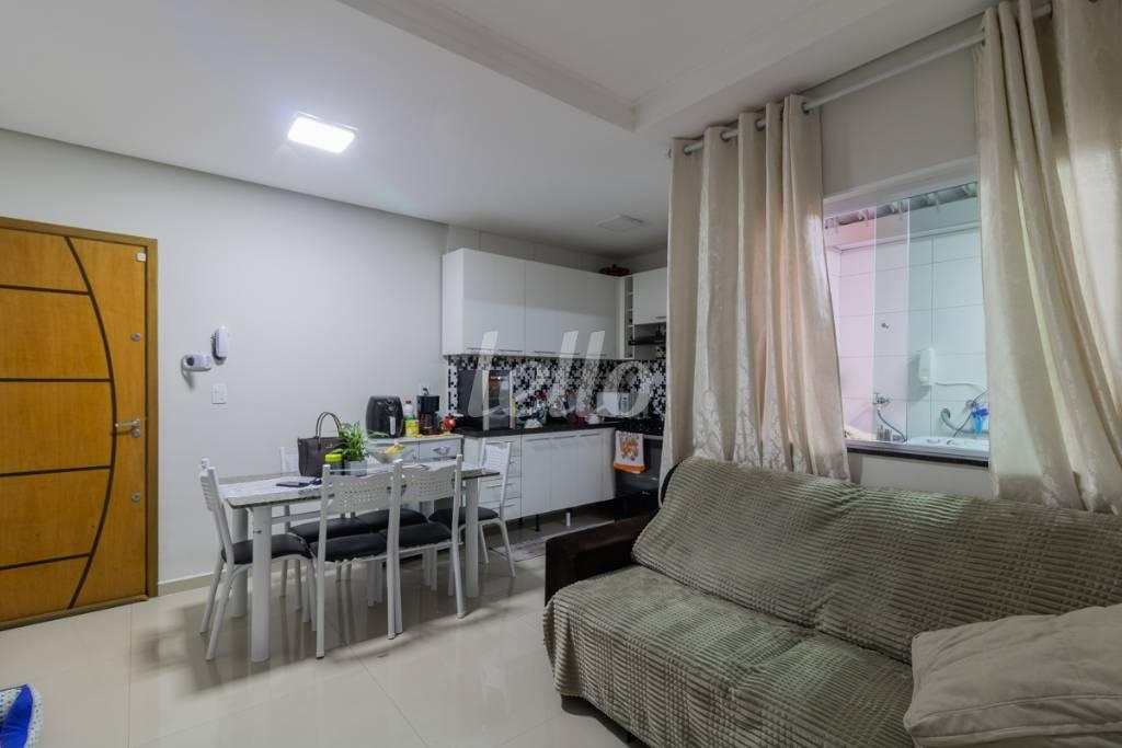 SALA de Apartamento para alugar, Padrão com 70 m², 2 quartos e 1 vaga em Vila Valparaíso - Santo André