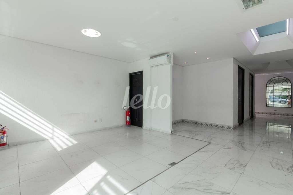 SALA 1 de Prédio Comercial para alugar, Monousuário com 350 m², e em Vila Mariana - São Paulo