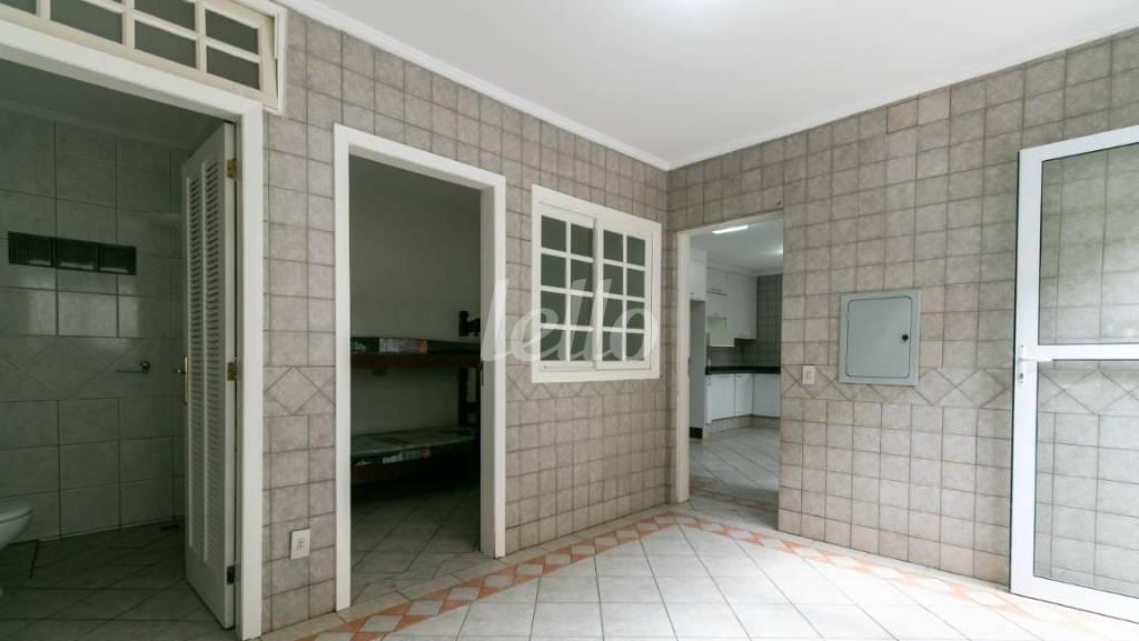ÁREA DE SERVIÇO de Casa à venda, sobrado com 500 m², 3 quartos e 6 vagas em Vila Prudente - São Paulo