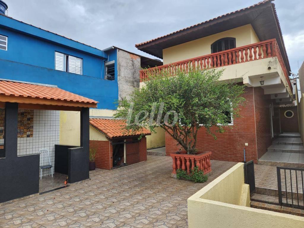 4 de Casa à venda, sobrado com 400 m², 3 quartos e 8 vagas em Cidade Soberana - Guarulhos